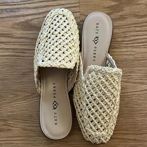****BRAND NEW NEVER WORN KATY PERRY WOVEN MULE NATURAL*****